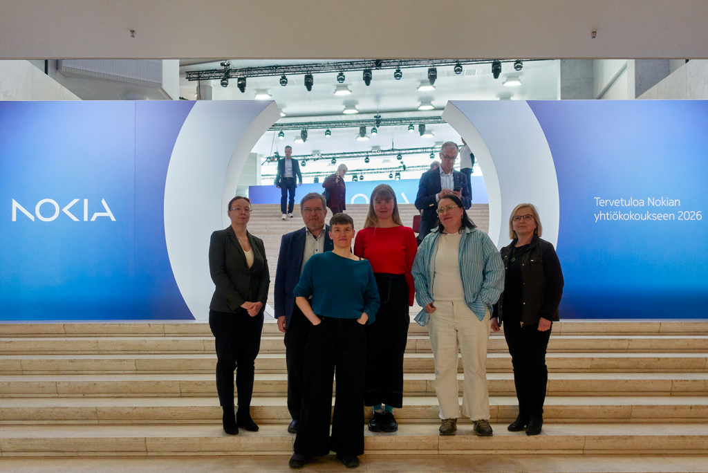 Yhtiökokouksessa kysymyksiä esittäneet aktivistit ovat Nokian osakkeenomistajia. Kuva: Oikeutta ei aseita